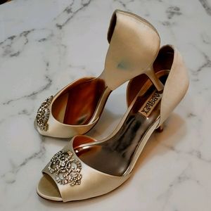 Badgley Mischka Ivory Peep Toe Satin Heels